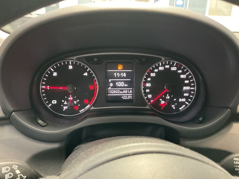 Audi A1 Sportback 1.6 TDI Attraction 2014 – снимка 18