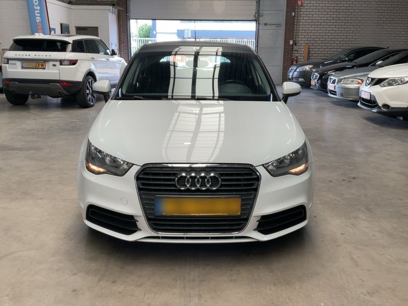 Audi A1 Sportback 1.6 TDI Attraction 2014 – снимка 14