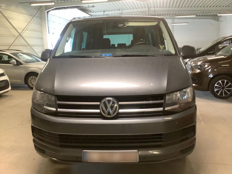 Volkswagen T6 Multivan 2.0 TDI Trendline 2017 – снимка 14