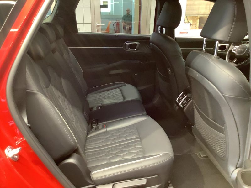 Kia Sorento 1.6 TGDI Plug-in Hybrid Platinum 4WD 2022 – снимка 19