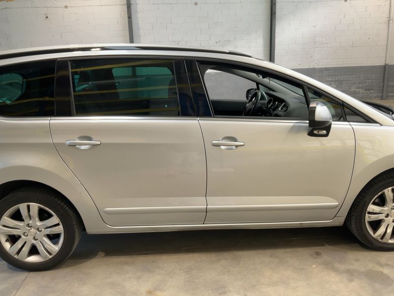 Peugeot 5008 1.6 Blue-HDi Allure 2016 – снимка 10