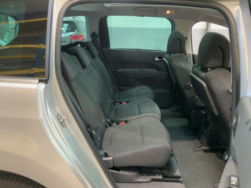 Peugeot 5008 1.6 Blue-HDi Allure 2016 – снимка 19