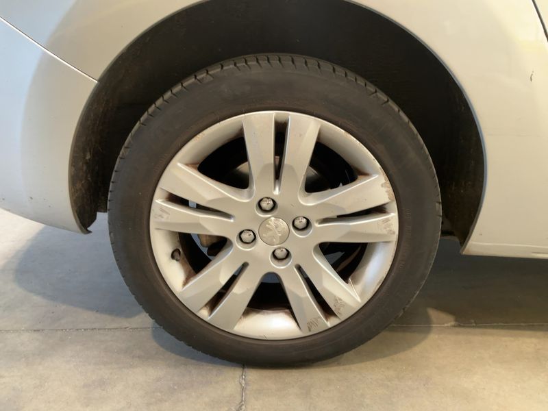 Peugeot 5008 1.6 Blue-HDi Allure 2016 – снимка 9