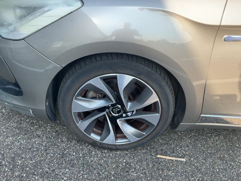 Citroen DS5 2.0 HDi Hybrid4 SoChic 2011 – снимка 3