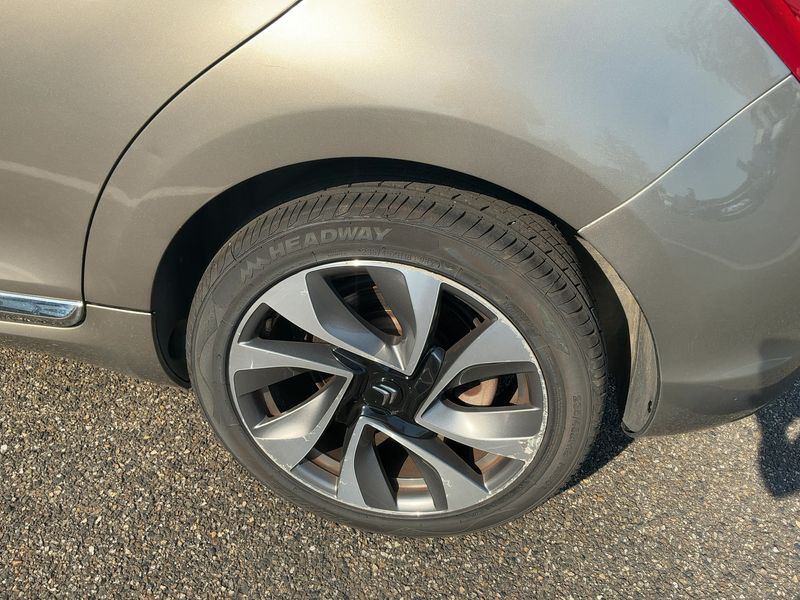Citroen DS5 2.0 HDi Hybrid4 SoChic 2011 – снимка 5