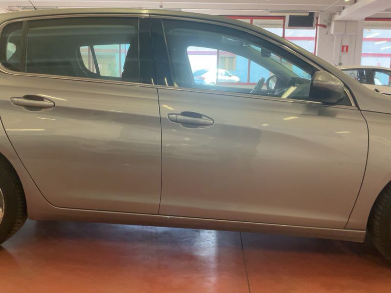 Peugeot 308 1.6 Blue-HDi Allure 2016 – снимка 11