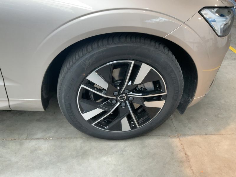 Volvo XC60 2.0 B5 Mild-Hybrid Plus Bright AWD 2026 – снимка 11