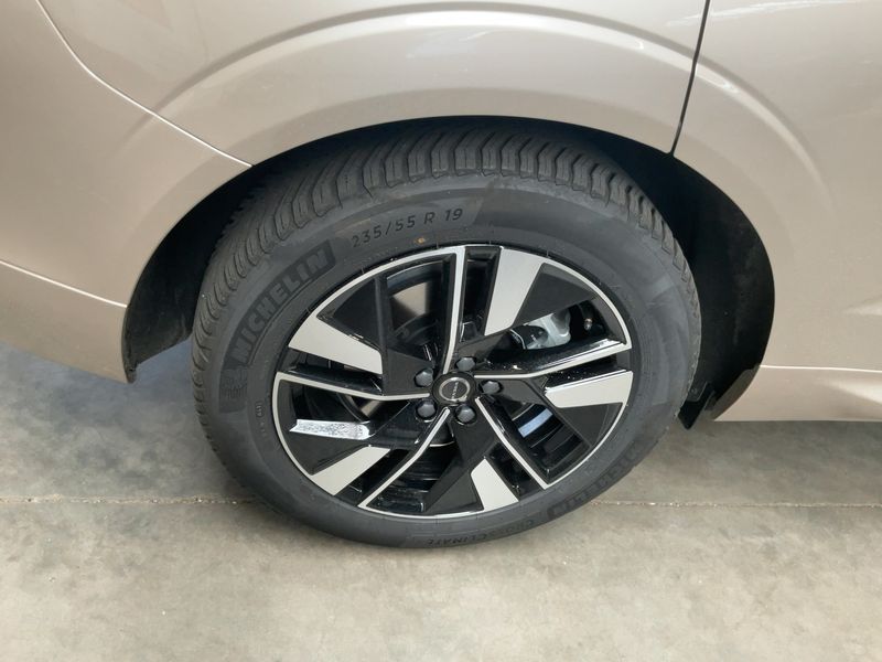 Volvo XC60 2.0 B5 Mild-Hybrid Plus Bright AWD 2026 – снимка 9