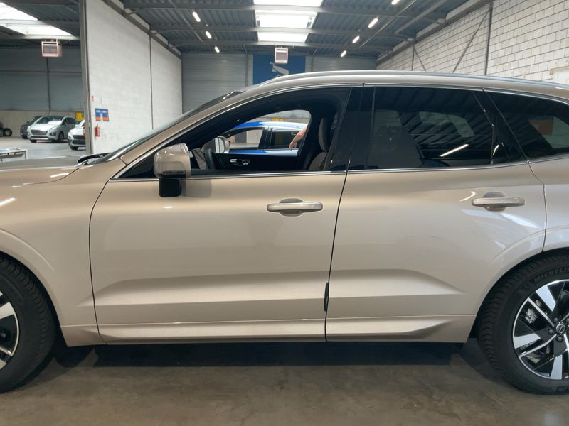 Volvo XC60 2.0 B5 Mild-Hybrid Plus Bright AWD 2026 – снимка 4