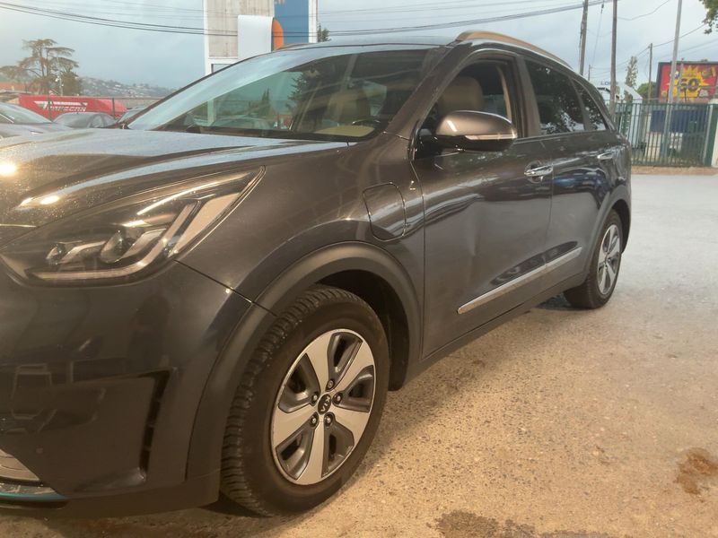 Kia Niro 1.6 Hybrid Premium 2018 – снимка 2