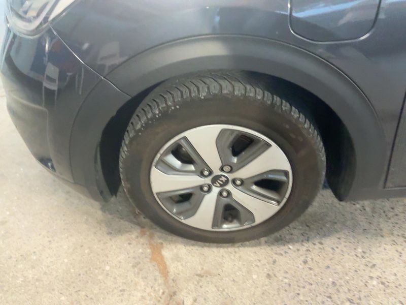 Kia Niro 1.6 Hybrid Premium 2018 – снимка 3
