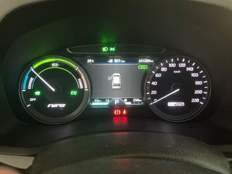 Kia Niro 1.6 Hybrid Premium 2018 – снимка 18