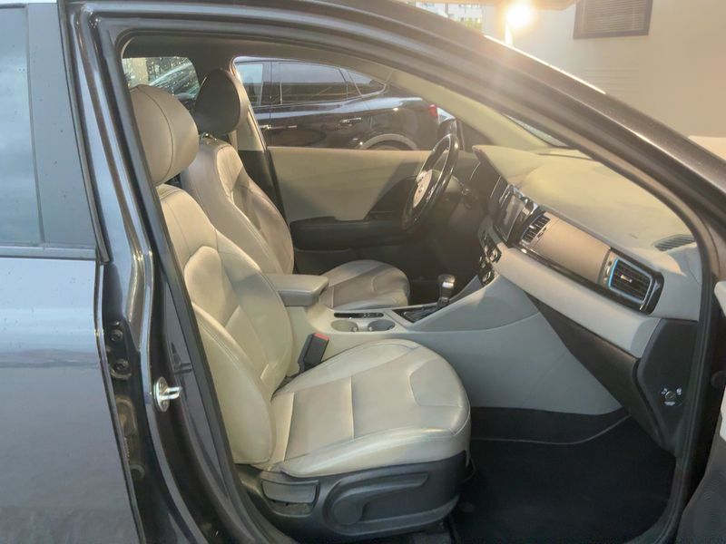 Kia Niro 1.6 Hybrid Premium 2018 – снимка 16