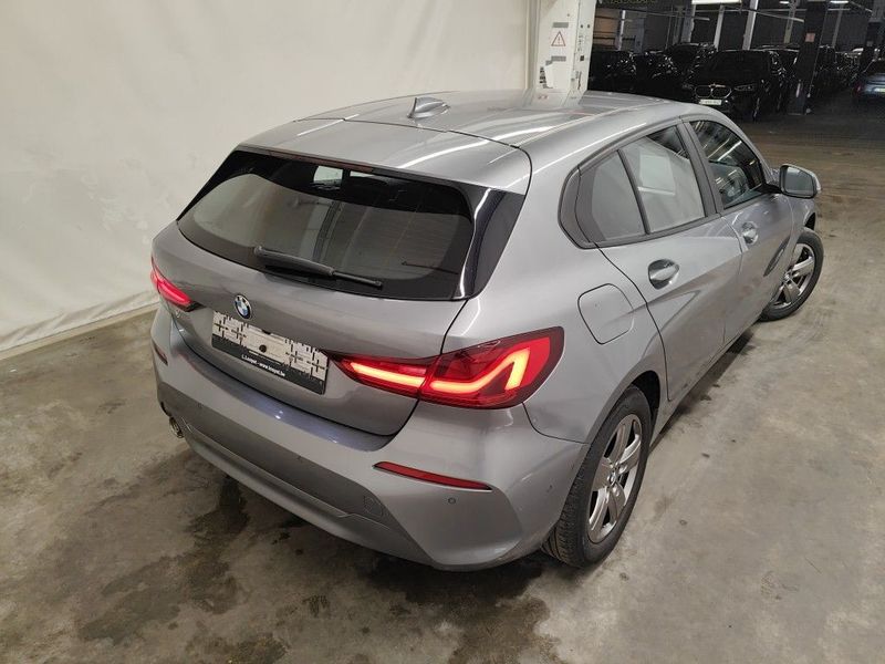 BMW 1er 116d Advantage 2022 – снимка 4