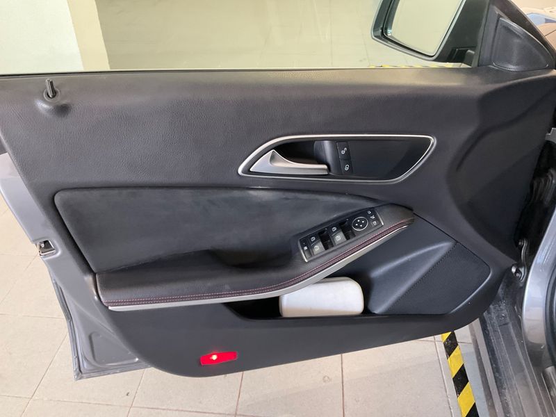 Mercedes-Benz CLA-Klasse CLA 200 d Shooting Brake 4Matic Premium 2018 – снимка 24