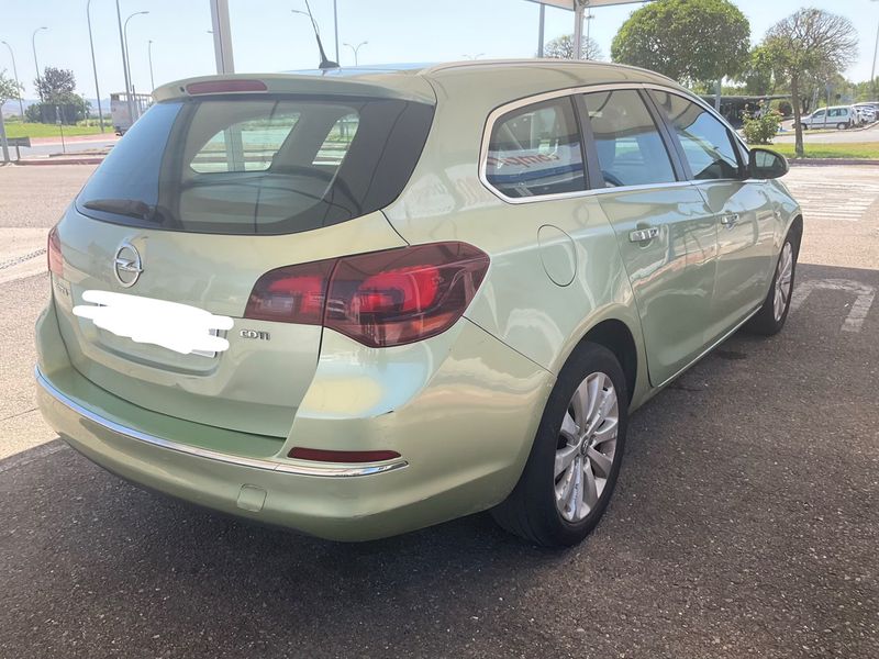 Opel Astra 1.7 CDTI Excellence 2013 – снимка 2