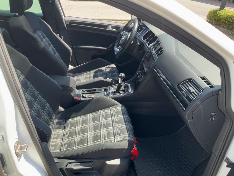 Volkswagen Golf VII 2.0 TDI GTD BlueMotion Tech 2013 – снимка 17