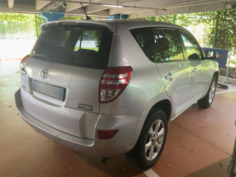 Toyota RAV 4 2.2 D-4D 2012 – снимка 8