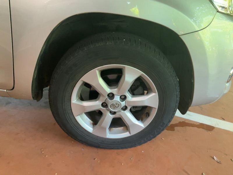 Toyota RAV 4 2.2 D-4D 2012 – снимка 11