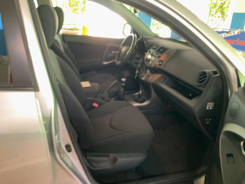 Toyota RAV 4 2.2 D-4D 2012 – снимка 16