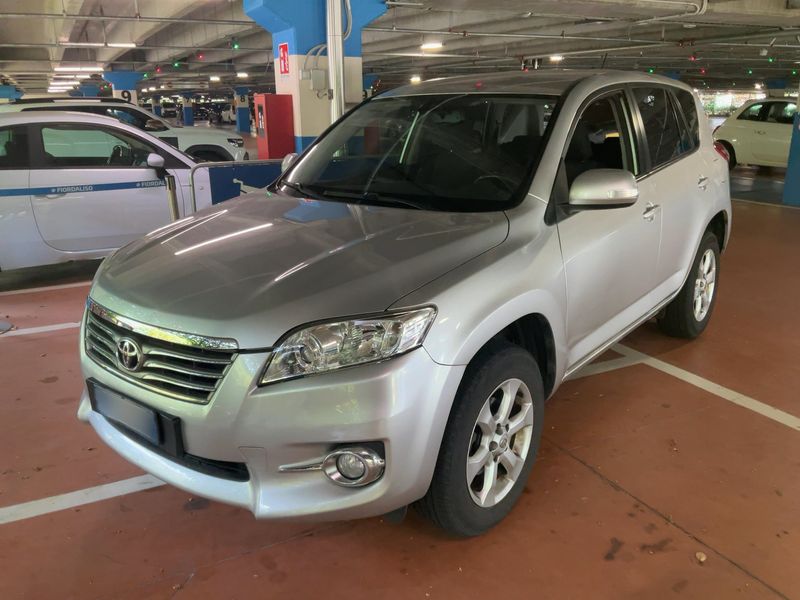 Toyota RAV 4 2.2 D-4D 2012 – снимка 1