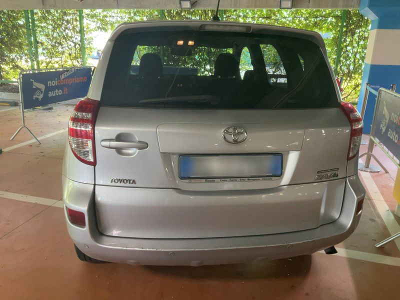 Toyota RAV 4 2.2 D-4D 2012 – снимка 7