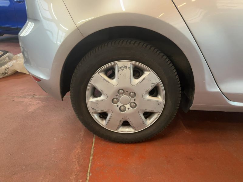 Volkswagen Golf VII 1.6 TDI Comfortline BlueMotion Tech 2013 – снимка 19