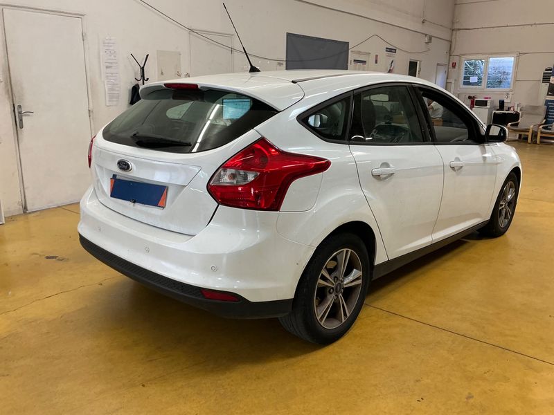 Ford Focus 1.0 EcoBoost Edition 2013 – снимка 2