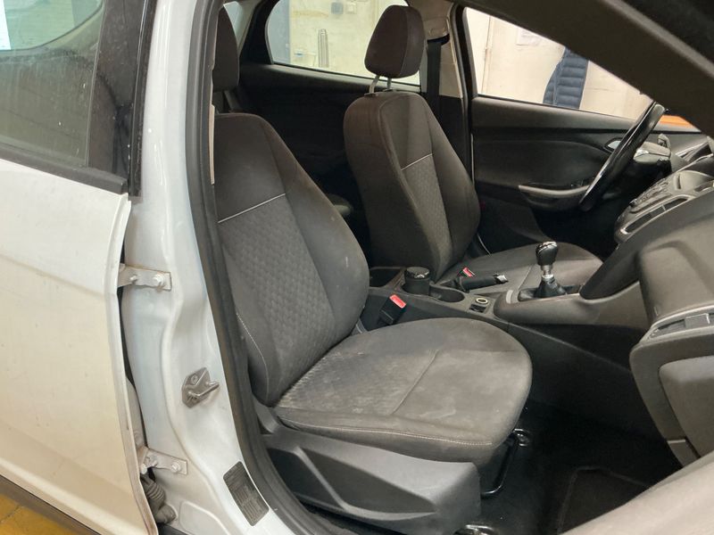 Ford Focus 1.0 EcoBoost Edition 2013 – снимка 3