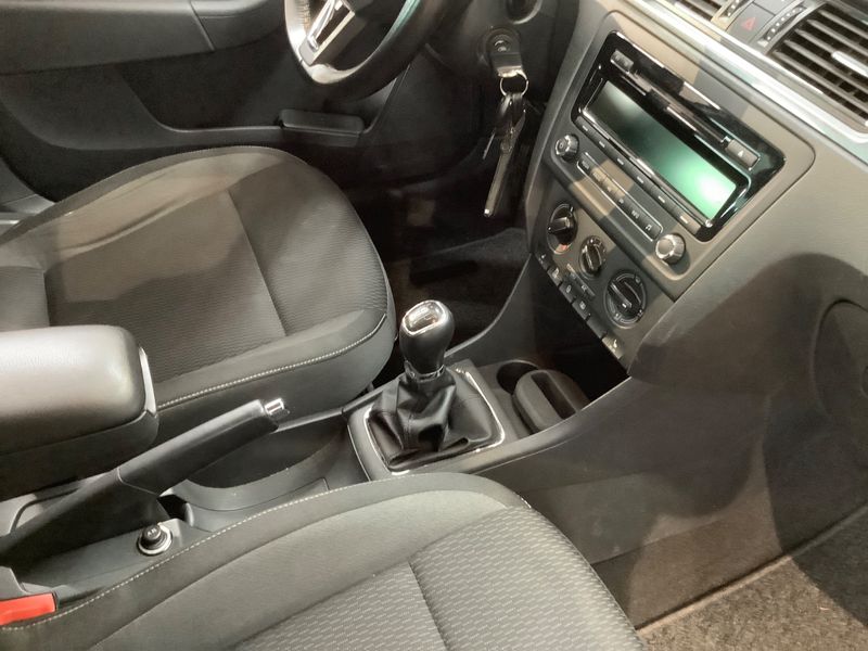 Skoda Rapid Spaceback 1.2 TSI Drive 2014 – снимка 32