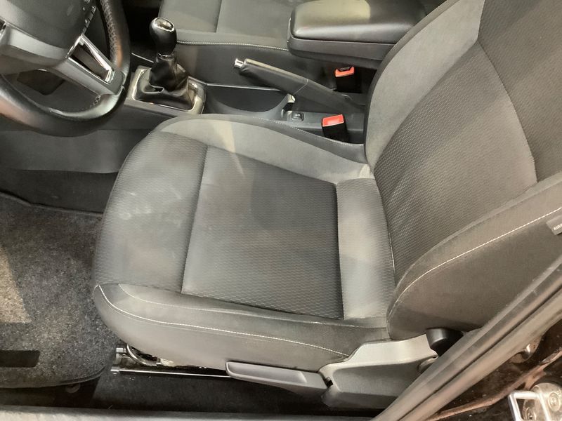 Skoda Rapid Spaceback 1.2 TSI Drive 2014 – снимка 33