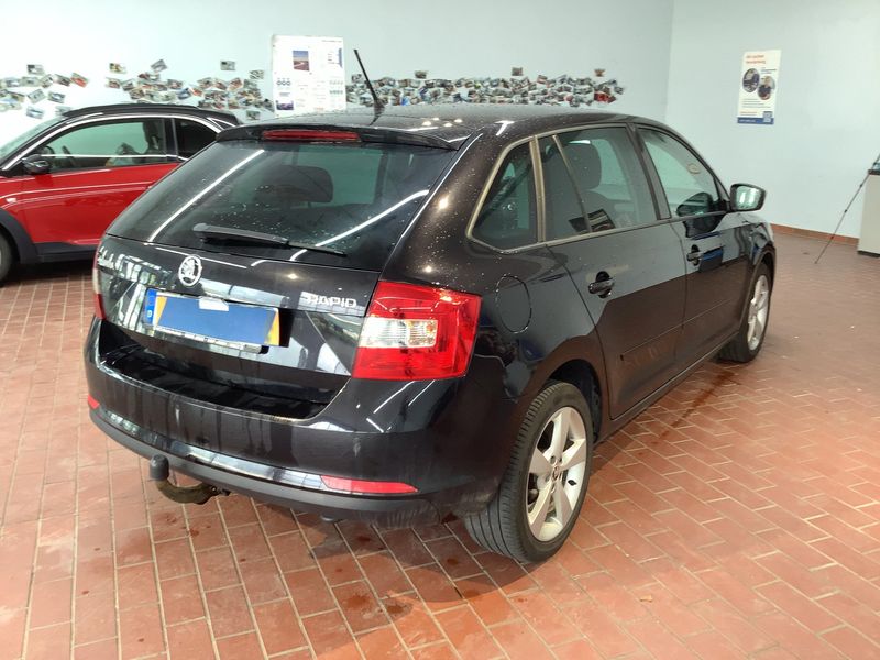Skoda Rapid Spaceback 1.2 TSI Drive 2014 – снимка 8