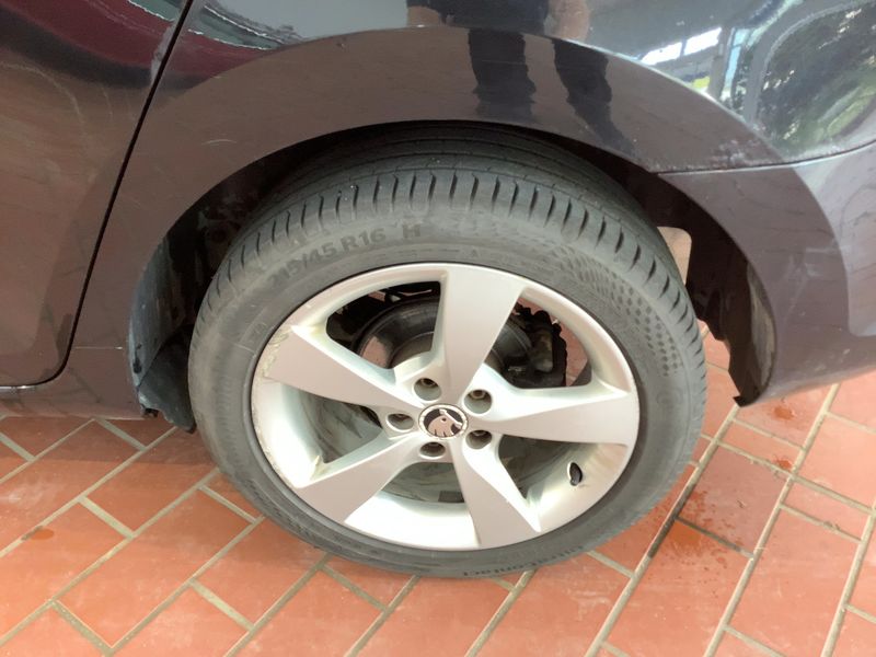 Skoda Rapid Spaceback 1.2 TSI Drive 2014 – снимка 5