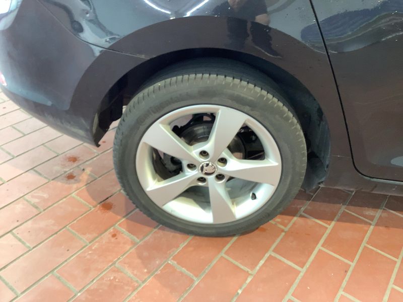Skoda Rapid Spaceback 1.2 TSI Drive 2014 – снимка 9
