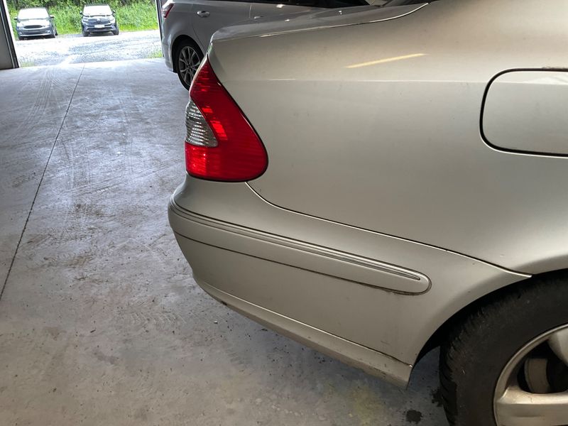 Mercedes-Benz E-Klasse E 220 CDI Avantgarde 2007 – снимка 27