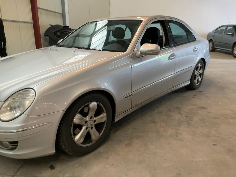 Mercedes-Benz E-Klasse E 220 CDI Avantgarde 2007 – снимка 2