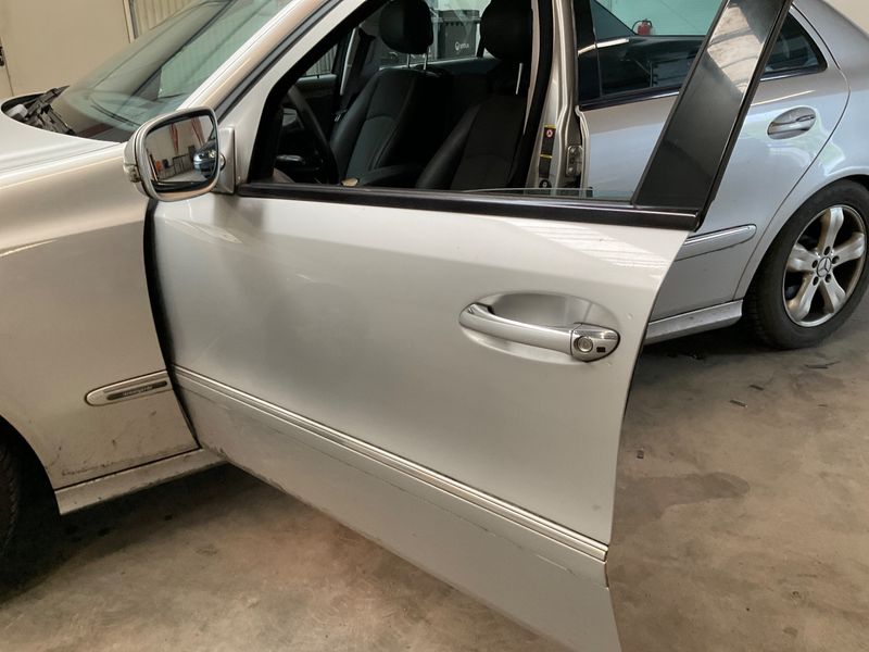 Mercedes-Benz E-Klasse E 220 CDI Avantgarde 2007 – снимка 28