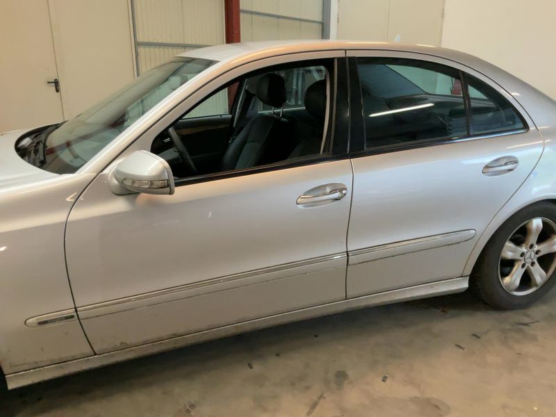 Mercedes-Benz E-Klasse E 220 CDI Avantgarde 2007 – снимка 4