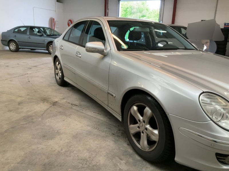 Mercedes-Benz E-Klasse E 220 CDI Avantgarde 2007 – снимка 12