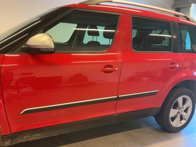 Skoda Yeti 2.0 TDI Elegance Outdoor 4x4 2015 – снимка на щета