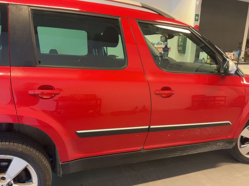 Skoda Yeti 2.0 TDI Elegance Outdoor 4x4 2015 – снимка на щета