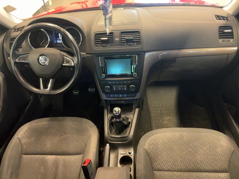 Skoda Yeti 2.0 TDI Elegance Outdoor 4x4 2015 – снимка 12