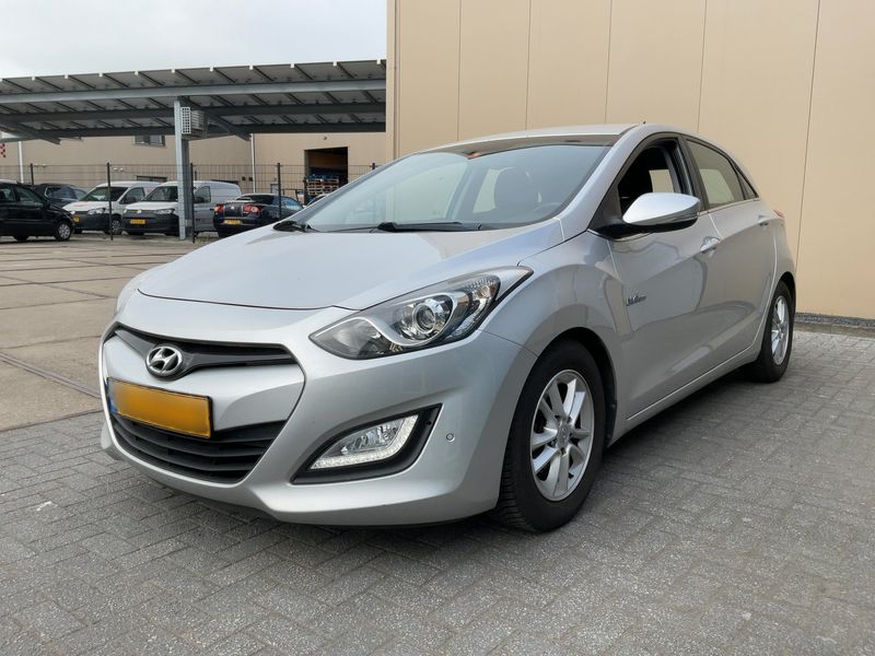 Hyundai i30 1.6 GDI Style 2013 – снимка 1