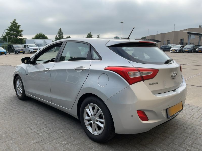 Hyundai i30 1.6 GDI Style 2013 – снимка 6