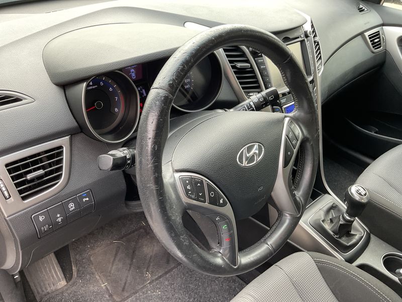 Hyundai i30 1.6 GDI Style 2013 – снимка 26