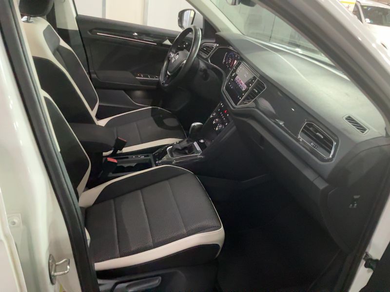 Volkswagen T-Roc 1.5 TSI ACT Sport 2019 – снимка 16