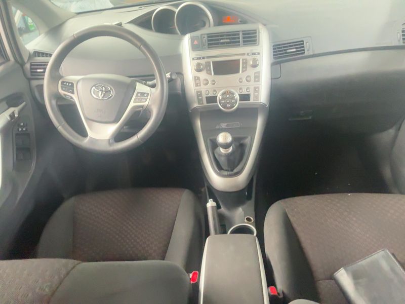 Toyota Verso 1.8 Edition 2011 – снимка 18