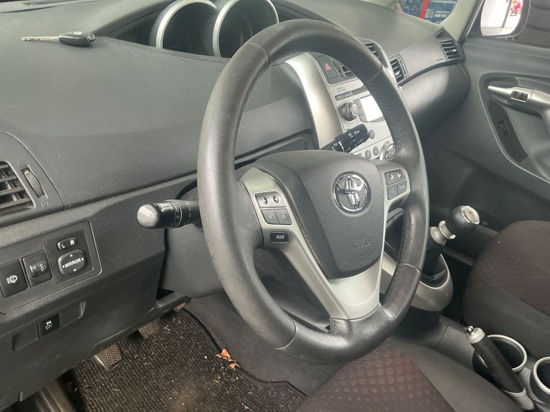 Toyota Verso 1.8 Edition 2011 – снимка 26