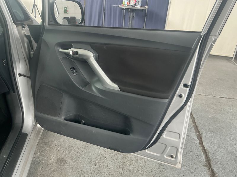 Toyota Verso 1.8 Edition 2011 – снимка 30