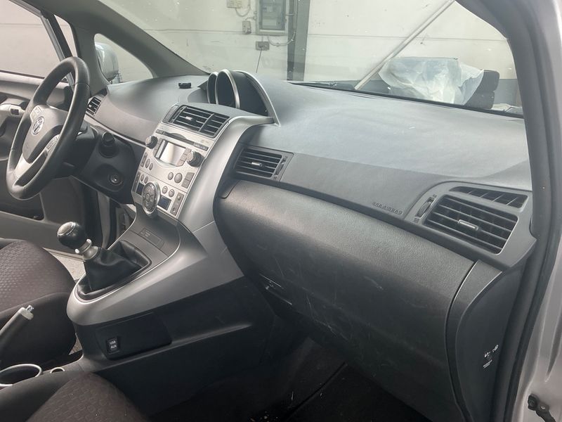 Toyota Verso 1.8 Edition 2011 – снимка 31